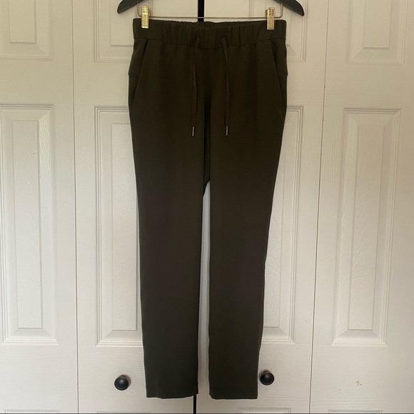 lululemon athletica Pants - Lululemon green pants size 4